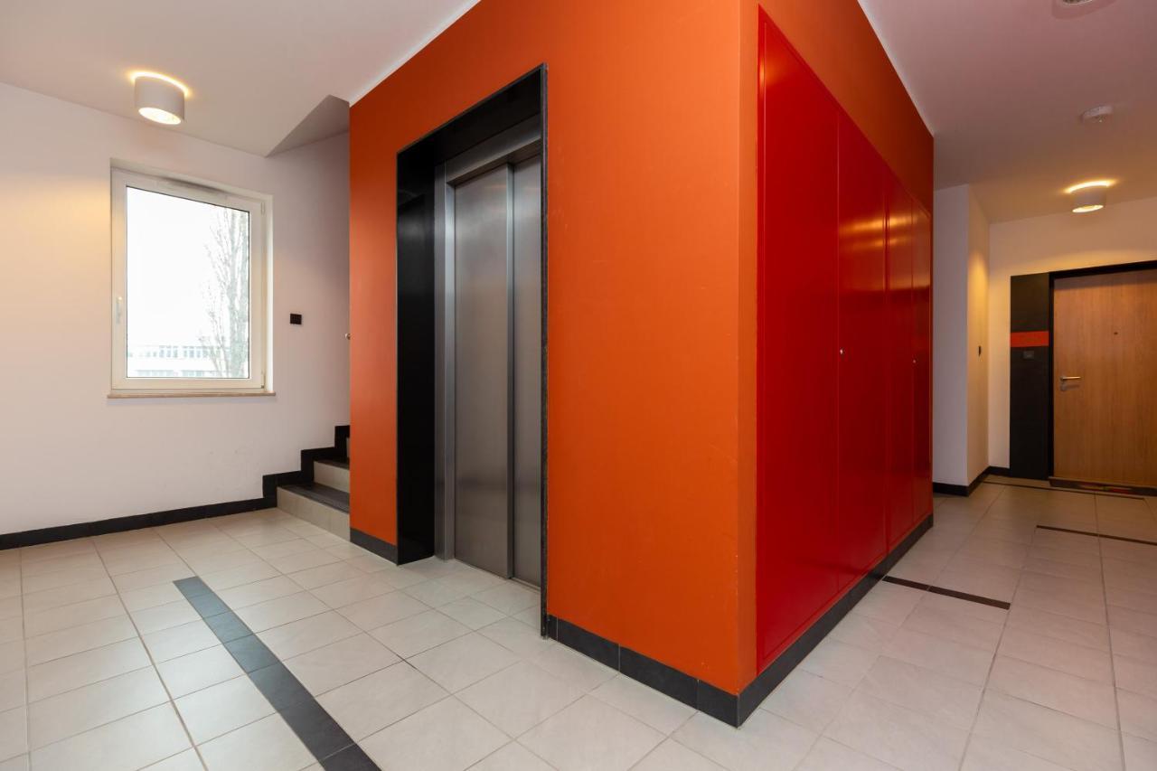 Kolorowy Goclaw Apartment By Noclegi Renters ワルシャワ エクステリア 写真